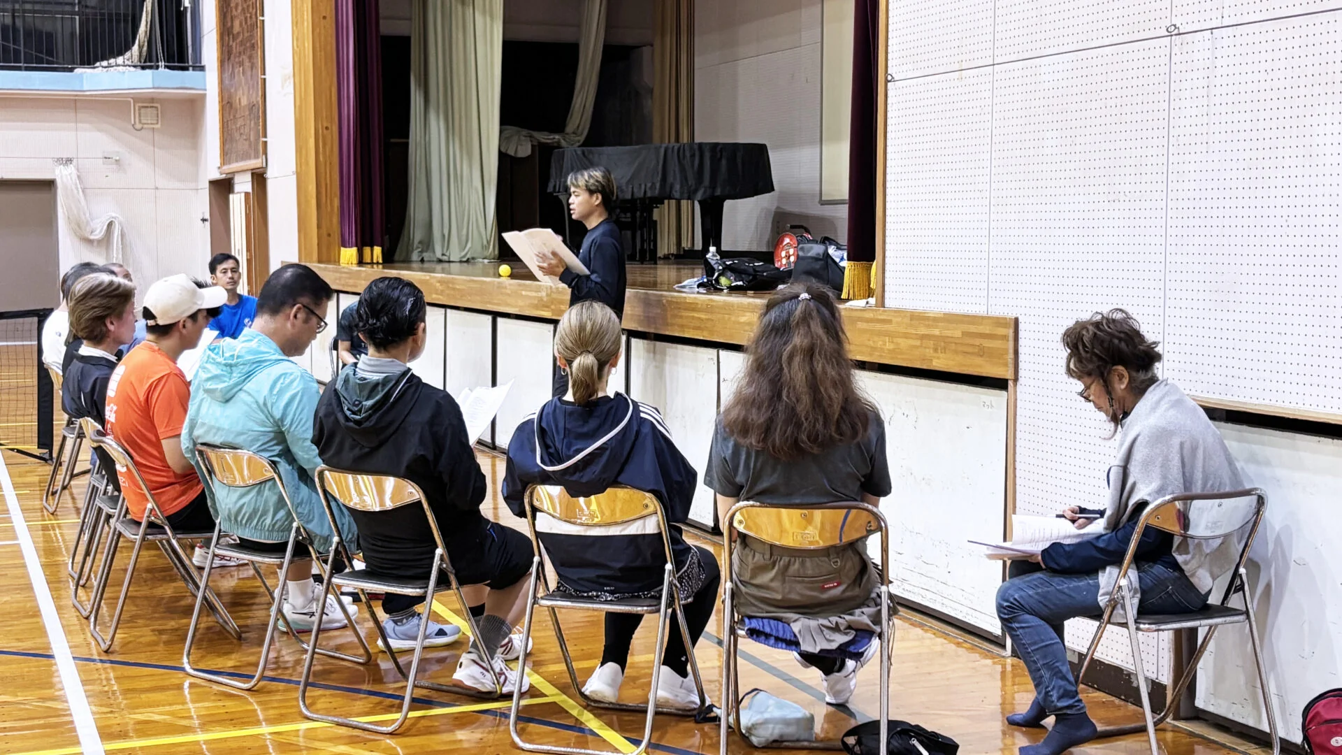 コーディネーター資格講習会で、参加者が講師の説明を聞いている様子